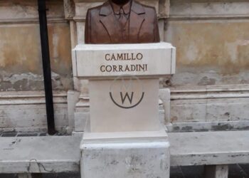 La nuova collocazione del busto di Camillo Corradini