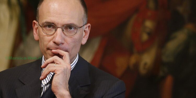 email bracalini - foto - Italy's Prime Minister Enrico Letta listens to a reporter's questions during a joint news conference with Angel Gurria, secretary-general of the Organisation for Economic Co-operation and Development (OECD) at Chigi Palace in Rome May 2, 2013. REUTERS/Tony Gentile (ITALY - Tags: POLITICS BUSINESS)