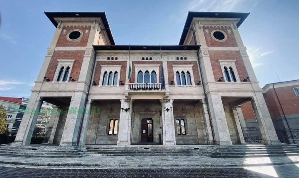 ASSISTENZA SCOLASTICA SPECIALISTICA: AL VIA L’AVVISO PUBBLICO DEL COMUNE DI AVEZZANO PER LA COSTITUZIONE DEL NUOVO ALBO COMUNALE DEI FORNITORI ACCREDITATI 1 comune di Avezzano