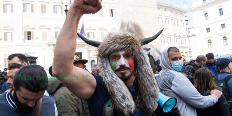proteste riaperture italia tensioni montecitorio