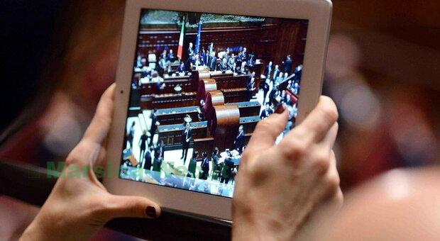 tablet camera deputati
