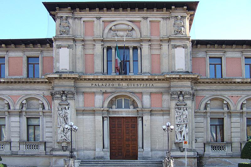 QUATTRO TRIBUNALI ABRUZZESI, EMENDAMENTO DICHIARATO INAMMISSIBILE. L'APPELLO ALLA POLITICA E AL GOVERNO: «MANTENETE LE PROMESSE, SERVE UNA SALVEZZA DEFINITIVA». PER LA MARSICA ANCHE LA SFIDA DELLA QUINTA PROVINCIA E DELL'INNOVAZIONE 1 tribunale di az 12