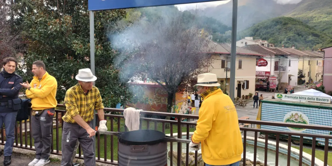 SAGRA DELLA CASTAGNA ROSCETTA DI CANISTRO, SUCCESSO STRAORDINARIO: MIGLIAIA DI VISITATORI TRA TRADIZIONE, NATURA, SPETTACOLO E SOLIDARIETÀ 1 7c5ae80a 3570 4996 b0b0 f7832f2b2661