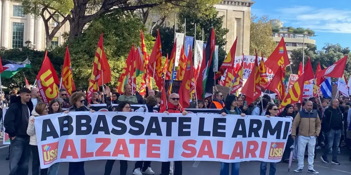 Sciopero a Pescara, centinaia in corteo nel centro, tanti studenti - Notizie 1 8e0099ef3929908d400624109af16fa7