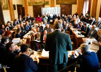 UNA STRATEGIA COMUNE PER LE AREE INTERNE: AVEZZANO CHIAMA A RACCOLTA LE ISTITUZIONI 2 UNA STRATEGIA COMUNE PER LE AREE INTERNE: AVEZZANO CHIAMA A RACCOLTA LE ISTITUZIONI