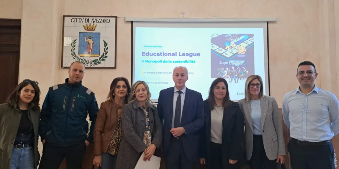 Avezzano punta sulle nuove generazioni: incontro oggi sul progetto di educazione ambientale "Educational League" 1 INCONTRO IN COMUNE AVEZZANO PROGETTO EDUCATIONAL LEAGUE