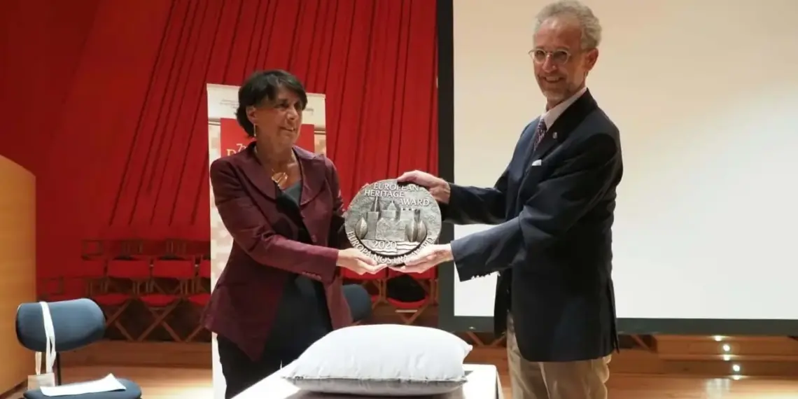 Una targa celebra il recupero post-sisma della basilica di Collemaggio - Notizie 1 dc4dfeb0aaea981771e6bef51b0f40ba