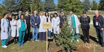 AVEZZANO, UN ALBERO IN OSPEDALE PER CONIUGARE SALUTE, PREVENZIONE ED ECOSISTEMA
