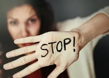 DALLA VIOLENZA DI GENERE ALLA VIOLENZA IN GENERE, LO SPORTELLO UOMINI MALTRATTANTI ATTIVATO DAL COMUNE ALLARGA GLI ORIZZONTI